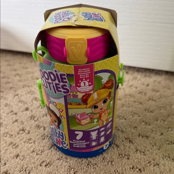 Foodie Cuties Baby Alive Surprise Green Playset - Picture 3 of 3